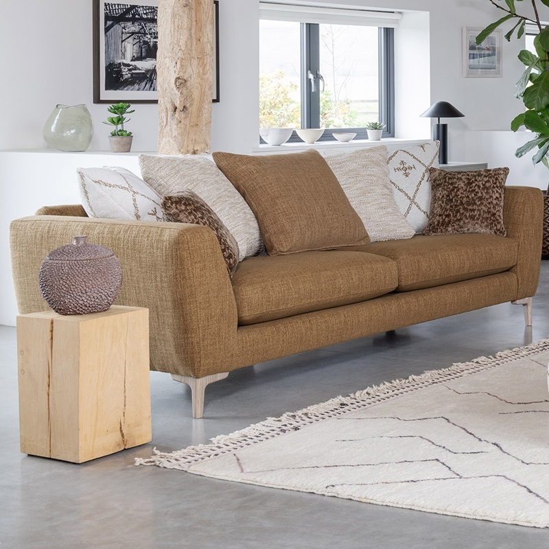 Ickworth Grand Sofa (Pillow Back)